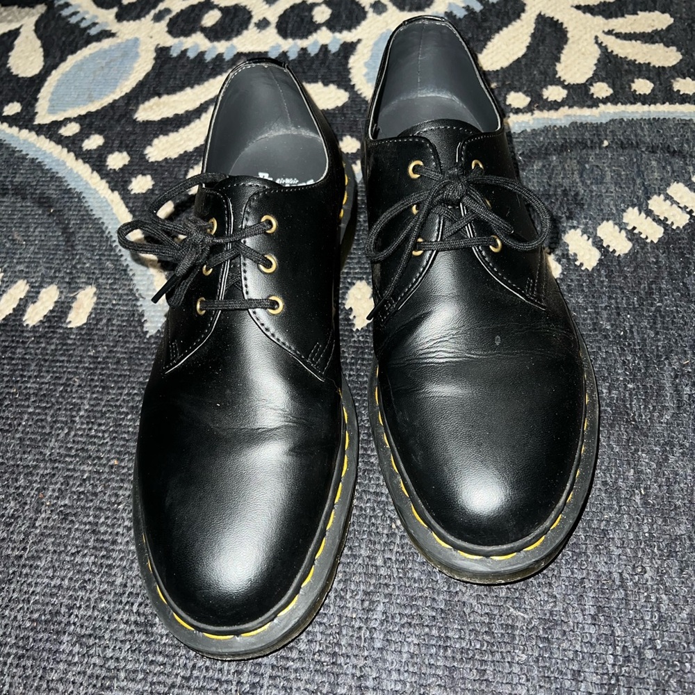 vegan! Size 11 Mens Doc Martens Low Top oxford shoes VEGAN leather!
